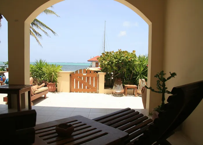 Aparthotel The Palms Oceanfront 3*