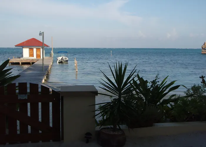 The Palms Oceanfront Aparthotel 3*